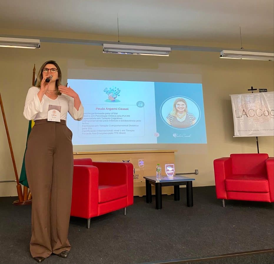 Palestra no palco da III edição